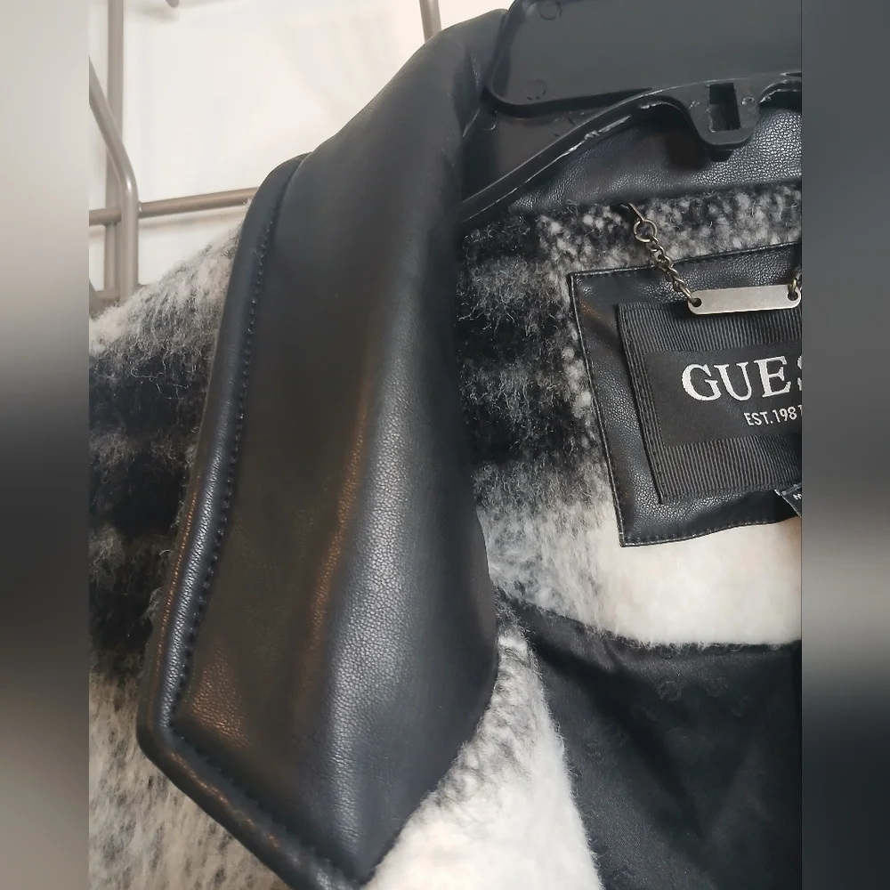 Guess classic stunning